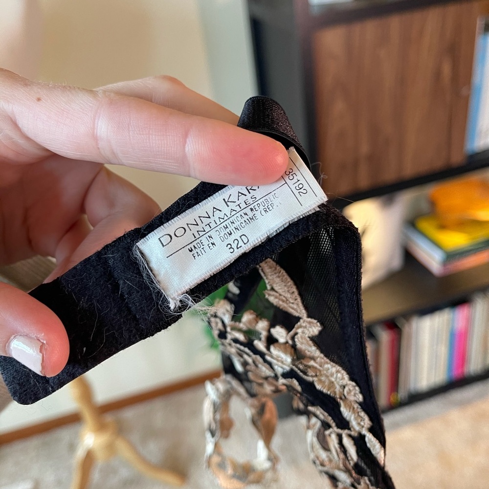 Embroidered Bra 32D - Picture 7 of 8